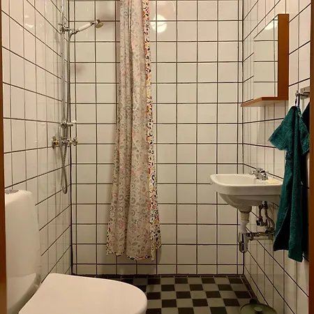Henningssvaer Harbor Apartment *